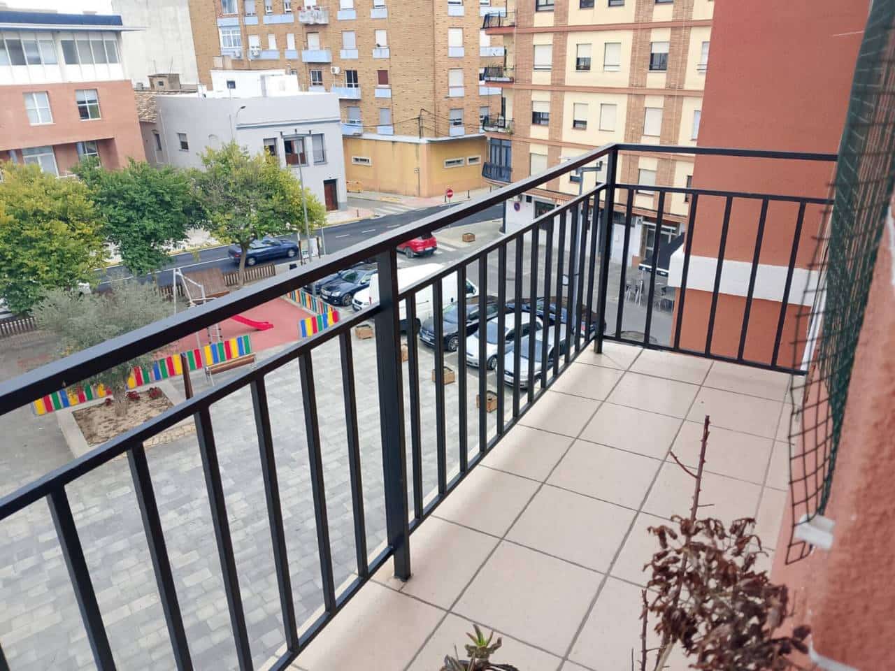 4 makuuhuone Asunto myytävänä paikassa Oliva - 96 800 € (Ref: 9550469)