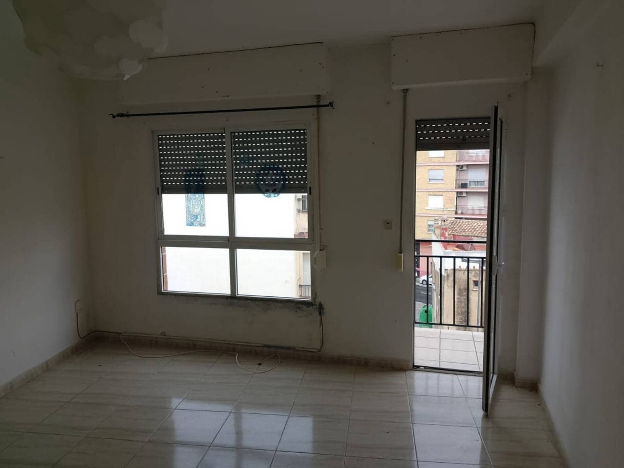 4 makuuhuone Asunto myytävänä paikassa Oliva - 96 800 € (Ref: 9550469)