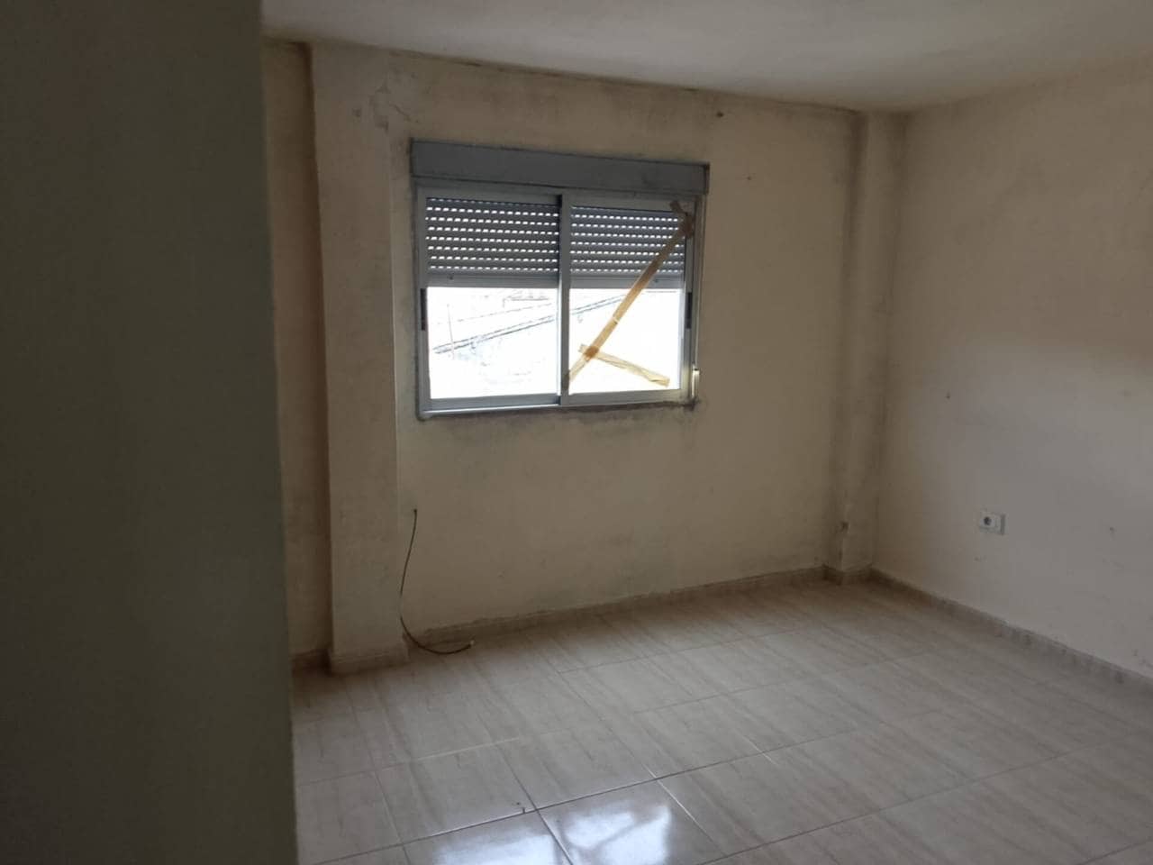 4 makuuhuone Asunto myytävänä paikassa Oliva - 96 800 € (Ref: 9550469)