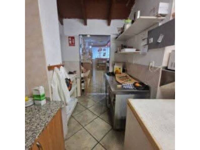 2 camera da letto Ristorante/Bar da affittare in Ador - 900 € (Rif: 9550470)
