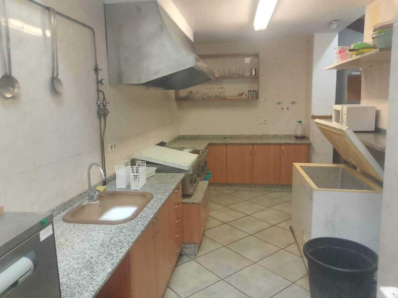 2 soveværelse Restaurant/Bar til leje i Ador - € 900 (Ref: 9550470)