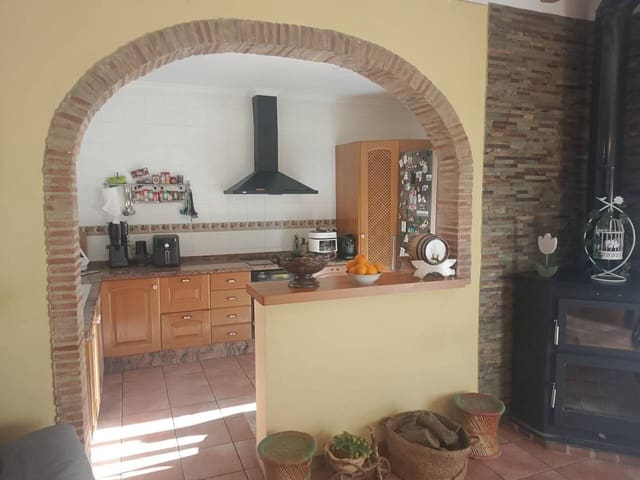 4 soverom Villa til salgs i Ador med svømmebasseng garasje - € 480 000 (Ref: 9550471)