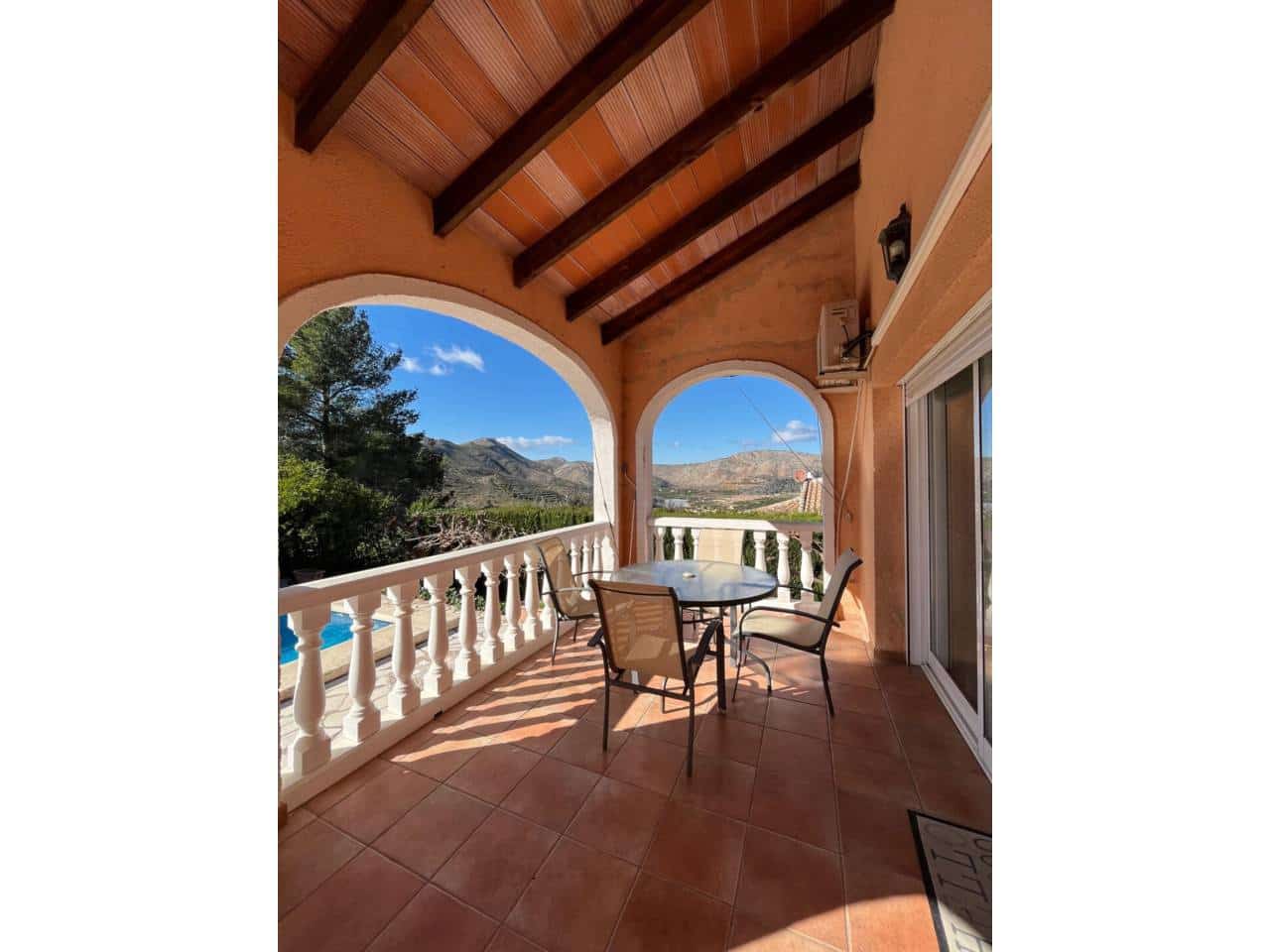 4 Zimmer Villa zu verkaufen in Ador mit Pool Garage - 480.000 € (Ref: 9550471)