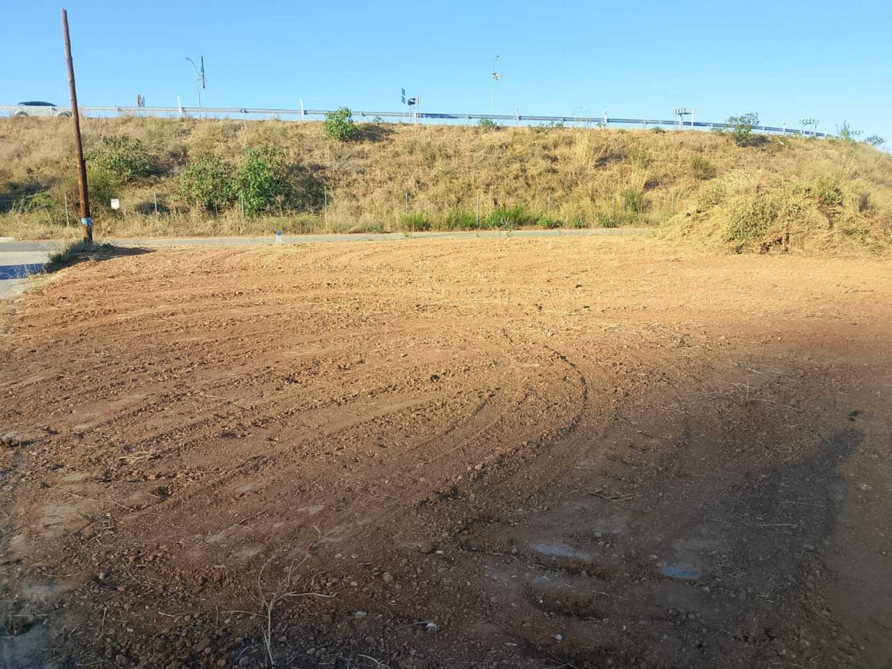 Ubebygd land til salgs i Oliva - € 10 000 (Ref: 9570336)