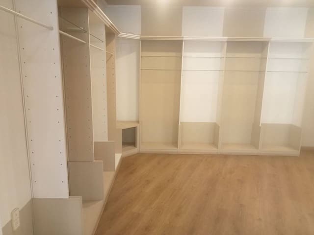 11 makuuhuone Kaupallinen myytävänä paikassa Oliva - 750 000 € (Ref: 9570337)