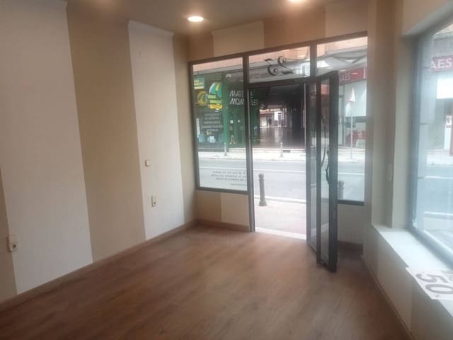 11 makuuhuone Kaupallinen myytävänä paikassa Oliva - 750 000 € (Ref: 9570337)