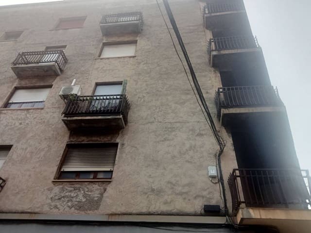 11 makuuhuone Kaupallinen myytävänä paikassa Oliva - 750 000 € (Ref: 9570337)