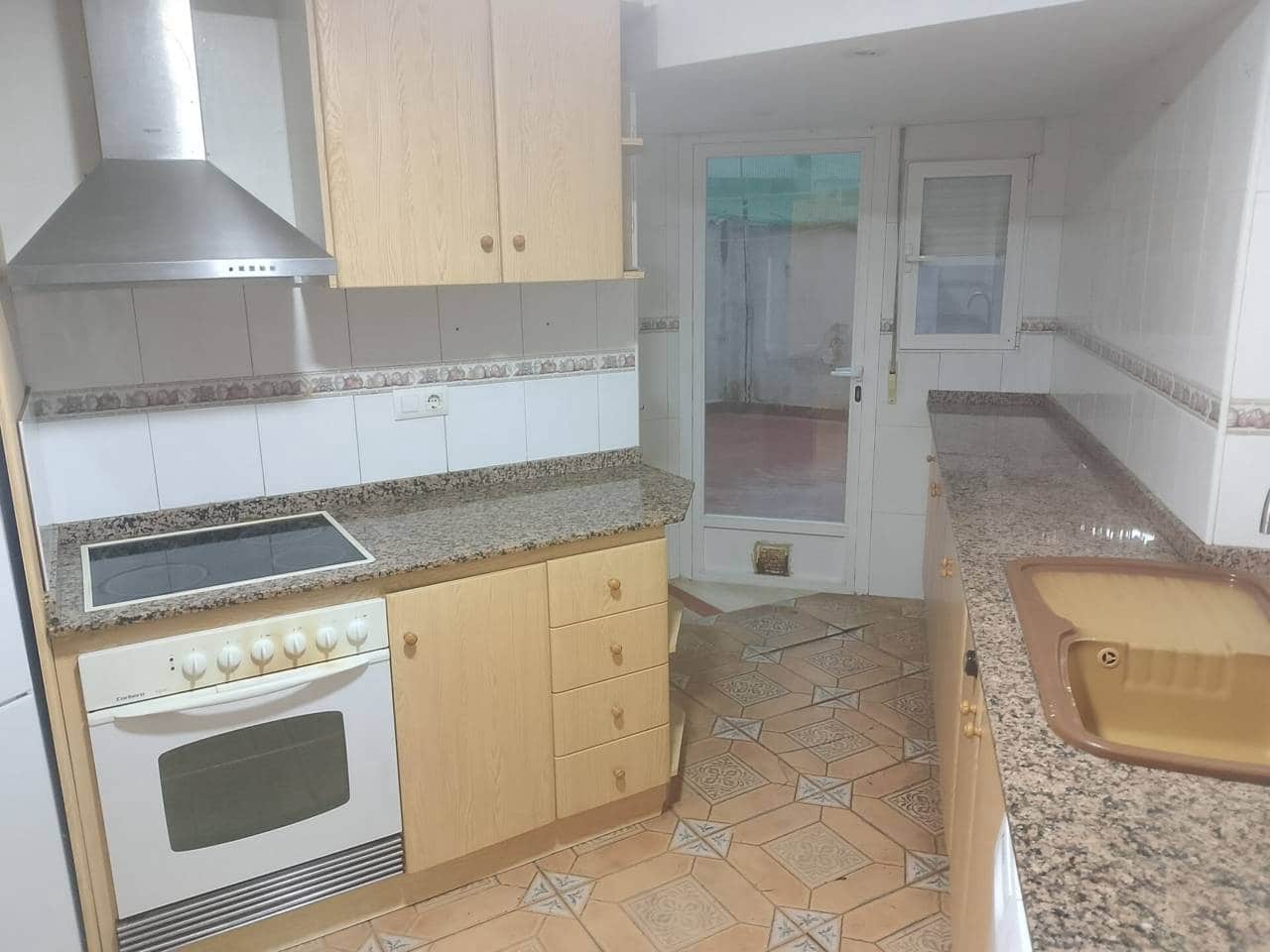 4 makuuhuone Asunto myytävänä paikassa Oliva - 140 000 € (Ref: 9572248)