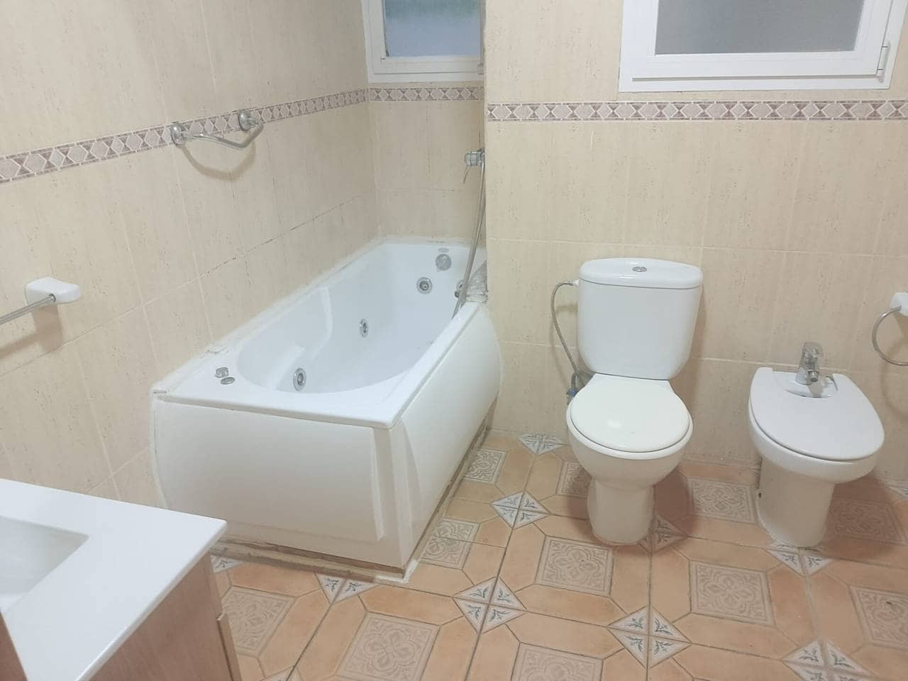 4 makuuhuone Asunto myytävänä paikassa Oliva - 140 000 € (Ref: 9572248)