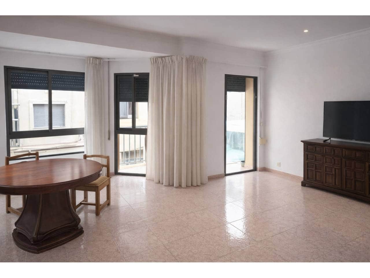 3 makuuhuone Asunto myytävänä paikassa Oliva - 125 000 € (Ref: 9572249)