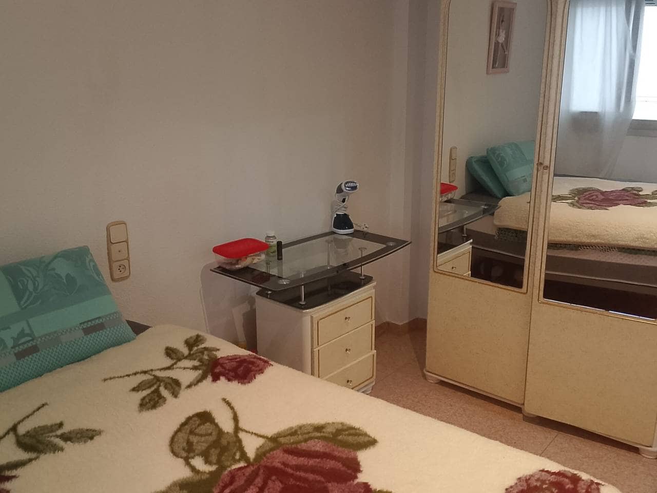 3 makuuhuone Asunto myytävänä paikassa Oliva - 125 000 € (Ref: 9572249)