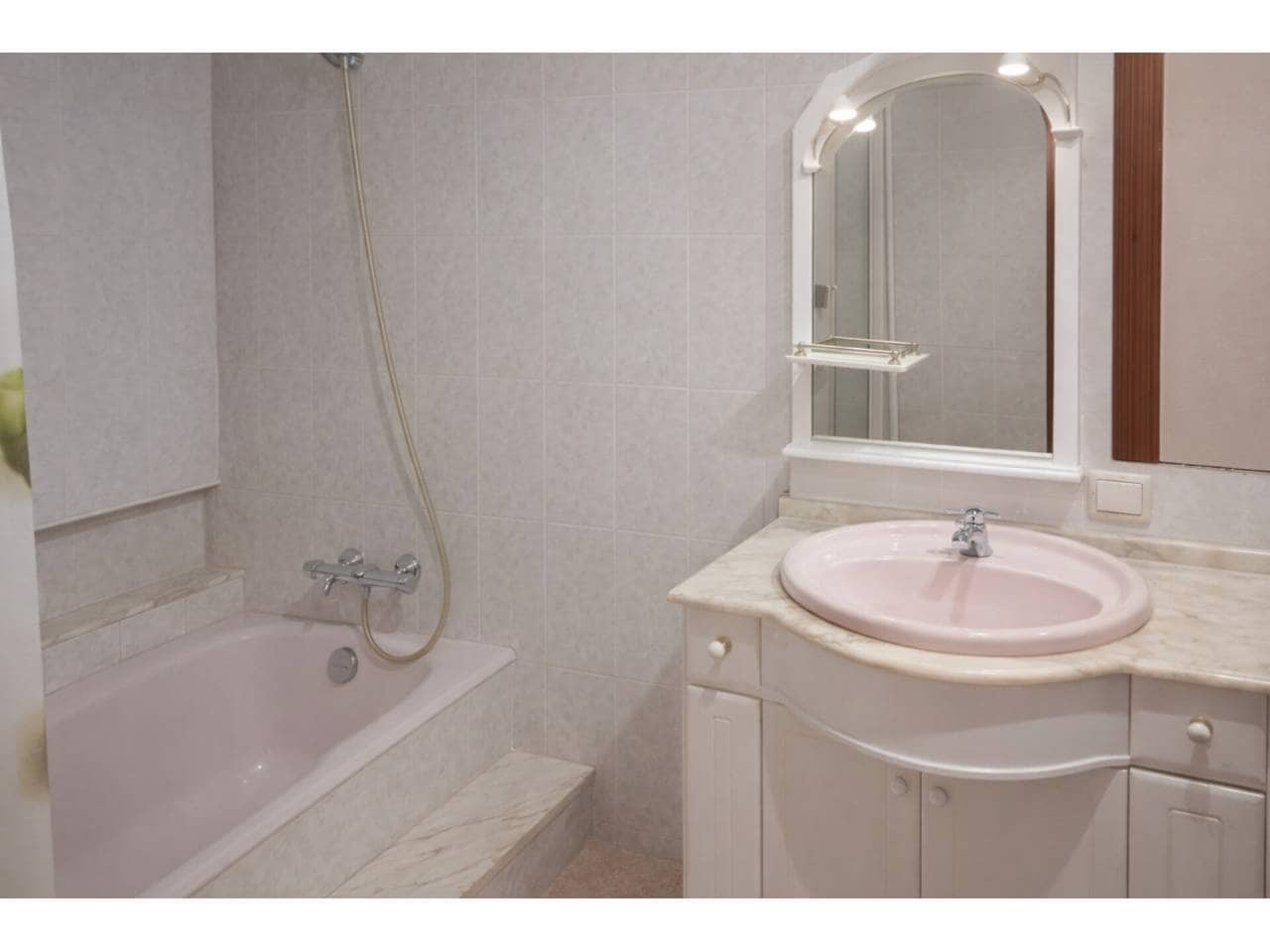 3 makuuhuone Asunto myytävänä paikassa Oliva - 125 000 € (Ref: 9572249)