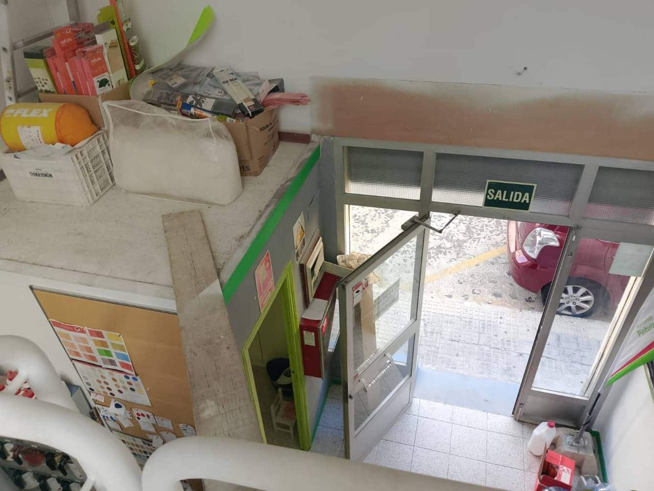 2 soverom Kommersiell til leie i Oliva - € 700 (Ref: 9606901)