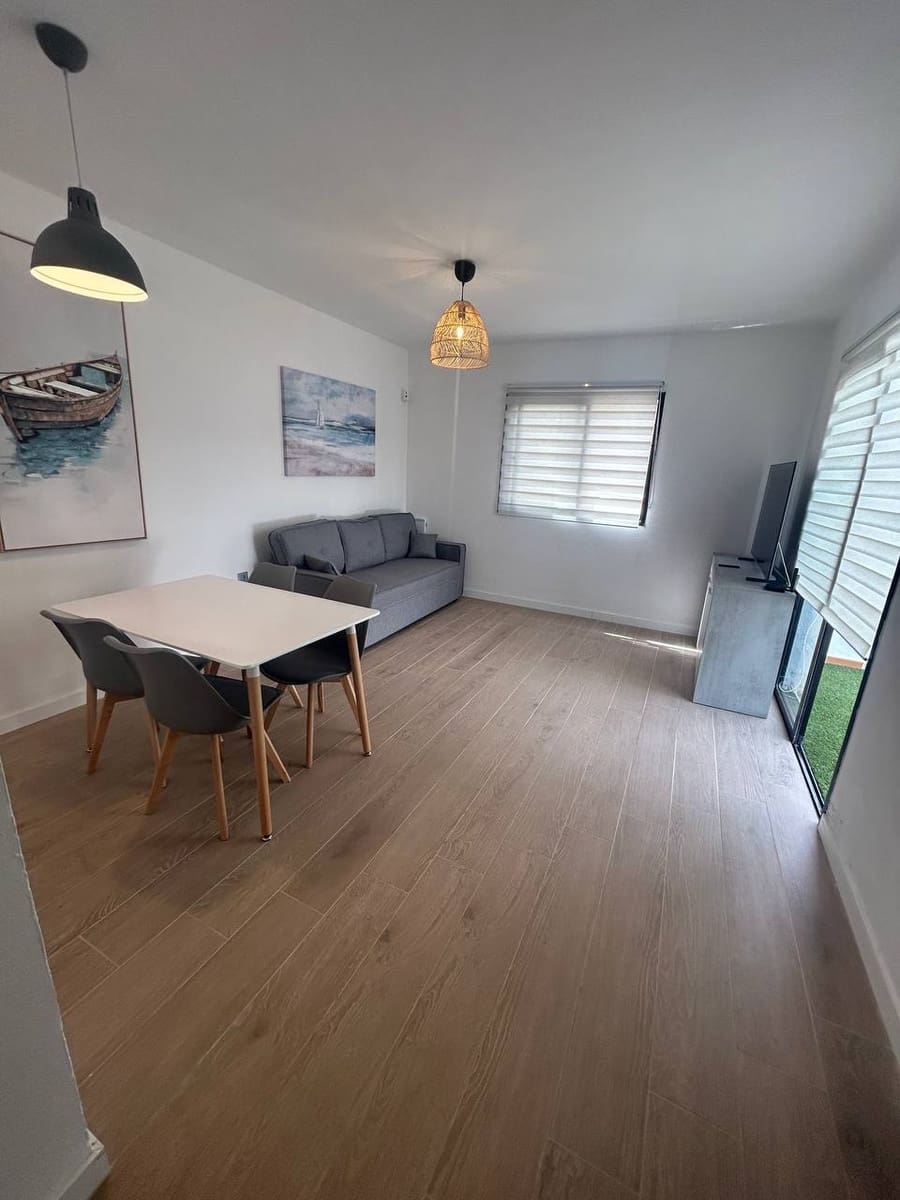 1 bedroom Apartment for rent in Corralejo with pool garage - € 1,150 (Ref: 10011939)