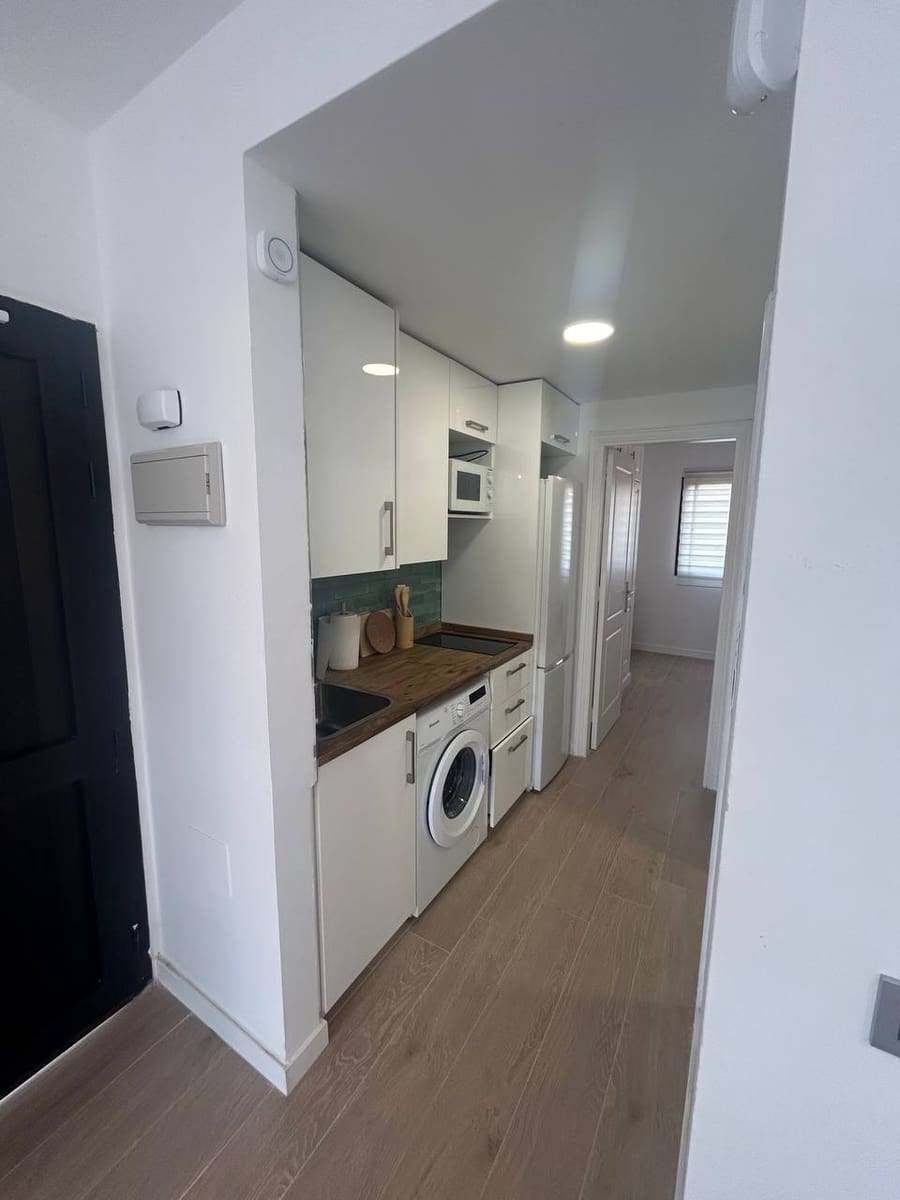 1 bedroom Apartment for rent in Corralejo with pool garage - € 1,150 (Ref: 10011939)