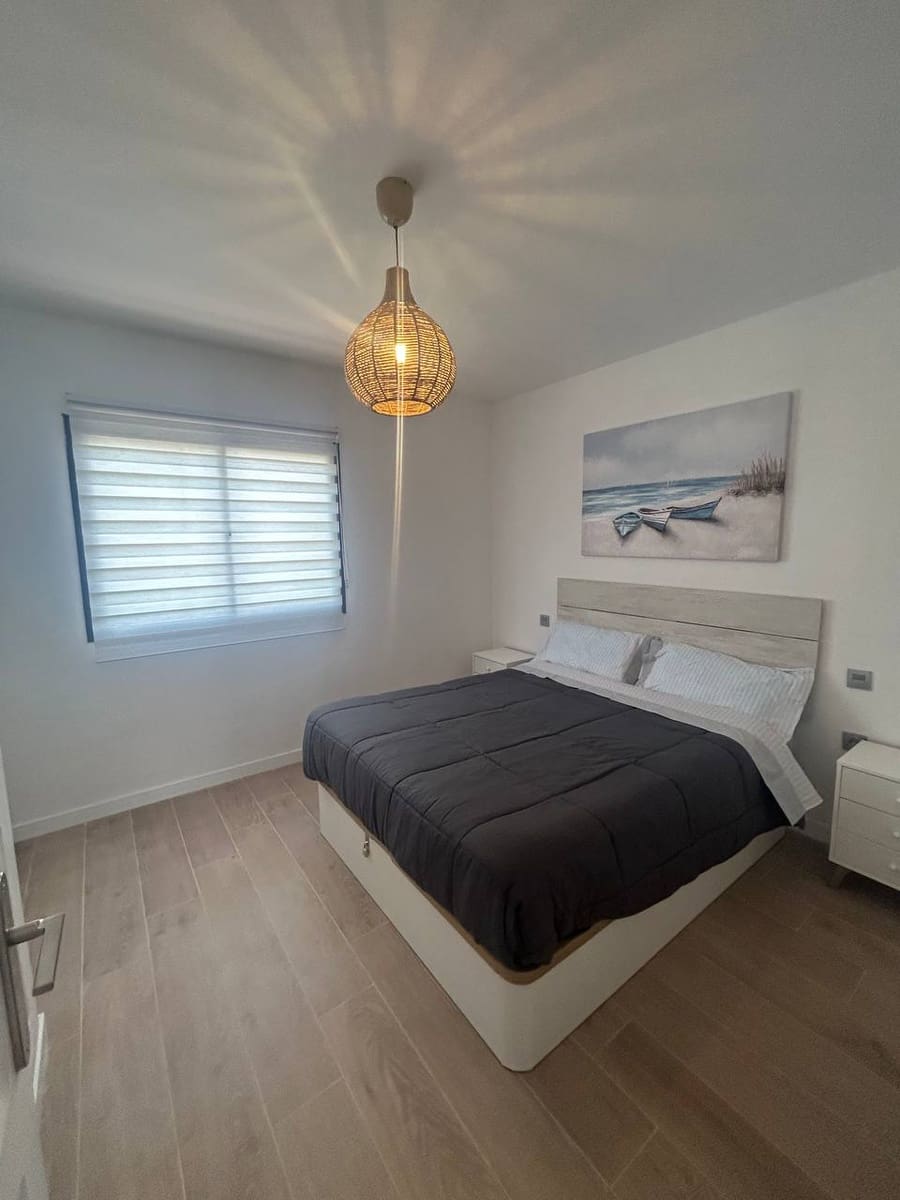 1 bedroom Apartment for rent in Corralejo with pool garage - € 1,150 (Ref: 10011939)