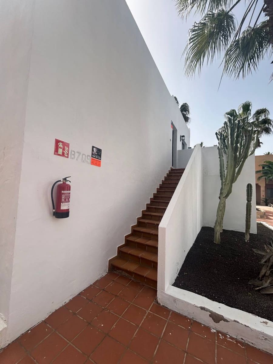 1 bedroom Apartment for rent in Corralejo with pool garage - € 1,150 (Ref: 10011939)