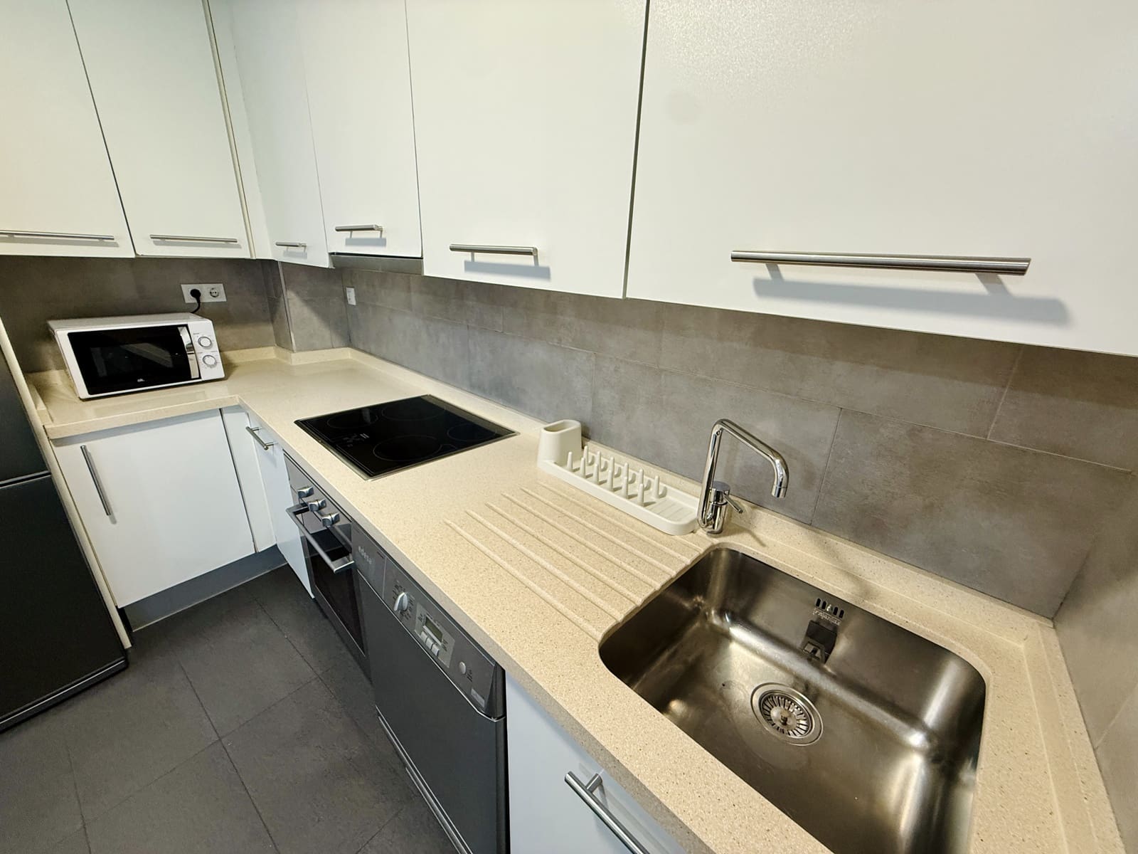 1 bedroom Apartment for rent in Las Palmas de Gran Canaria with garage - € 950 (Ref: 10012199)