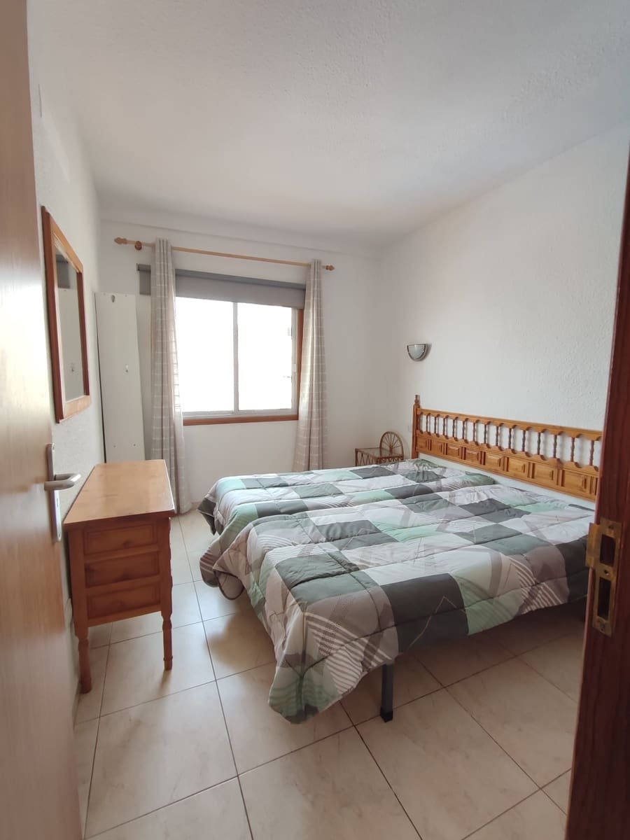 1 slaapkamer Appartement te huur in Los Cristianos met zwembad - € 1.200 (Ref: 10012530)