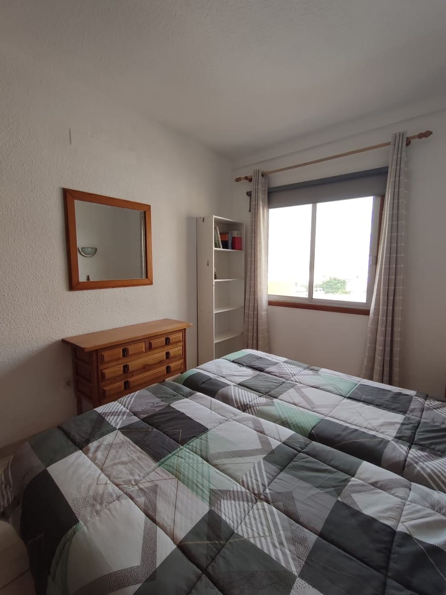 1 slaapkamer Appartement te huur in Los Cristianos met zwembad - € 1.200 (Ref: 10012530)