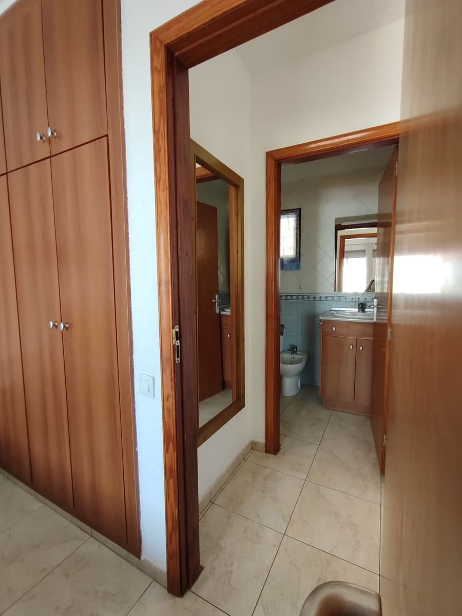 1 slaapkamer Appartement te huur in Los Cristianos met zwembad - € 1.200 (Ref: 10012530)