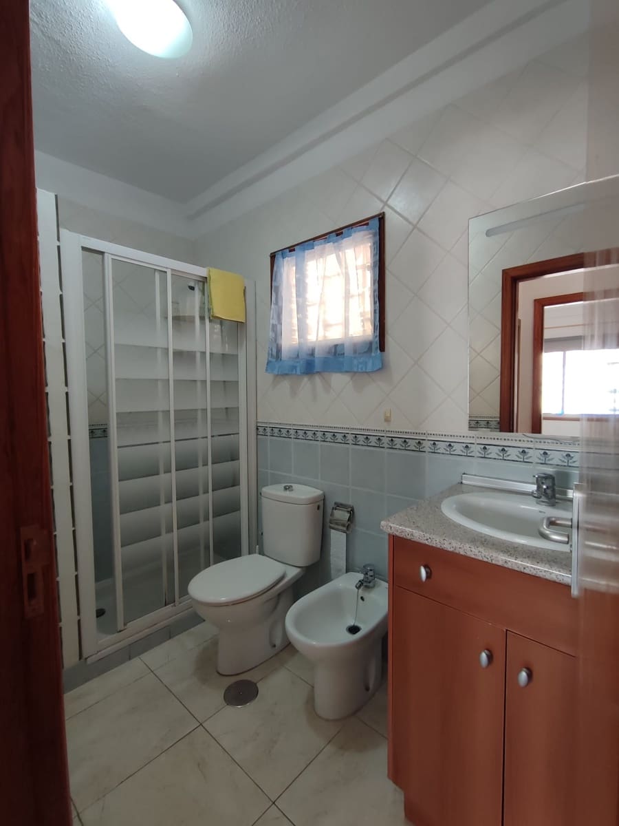 1 slaapkamer Appartement te huur in Los Cristianos met zwembad - € 1.200 (Ref: 10012530)
