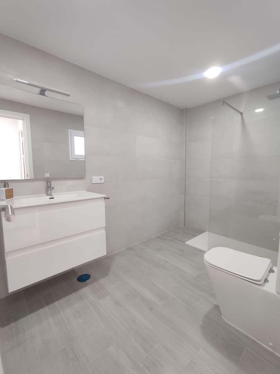 7 soveværelse Lejlighed til leje i San Cristobal de La Laguna - € 460 (Ref: 10124745)