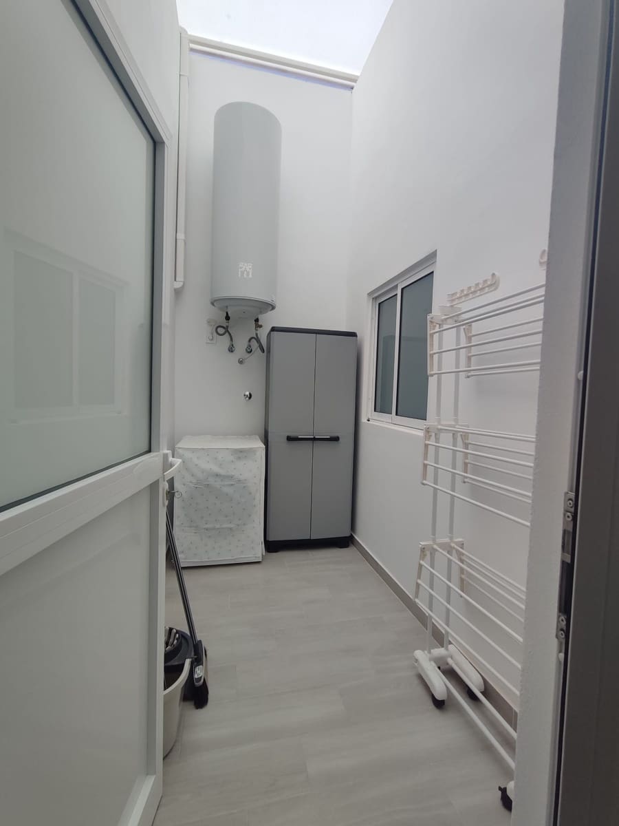 7 soveværelse Lejlighed til leje i San Cristobal de La Laguna - € 460 (Ref: 10124745)