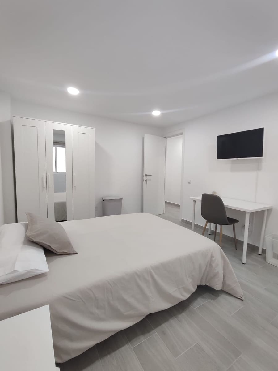 7 soveværelse Lejlighed til leje i San Cristobal de La Laguna - € 460 (Ref: 10124745)