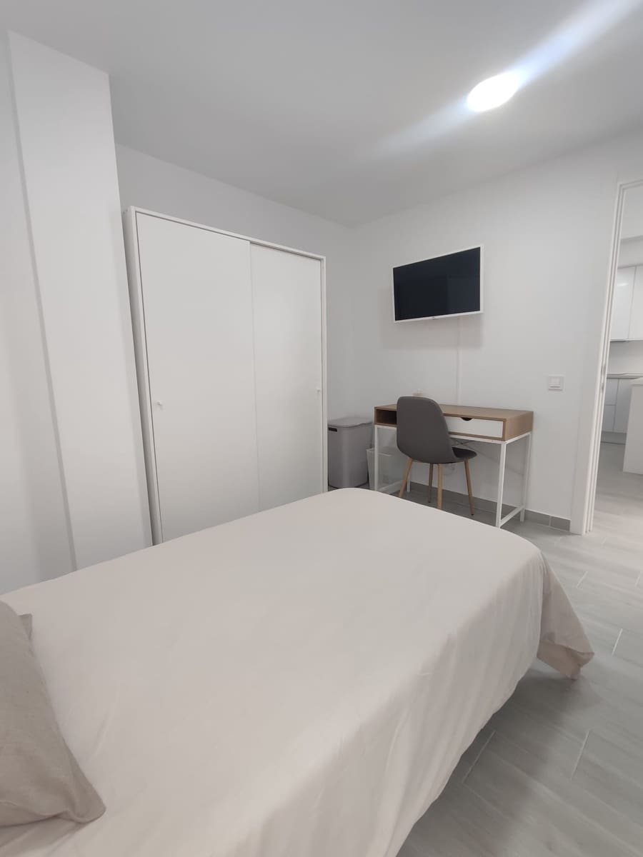 7 soveværelse Lejlighed til leje i San Cristobal de La Laguna - € 460 (Ref: 10124745)