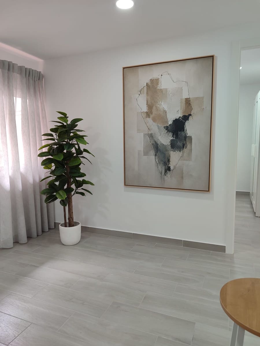 7 soveværelse Lejlighed til leje i San Cristobal de La Laguna - € 460 (Ref: 10124745)