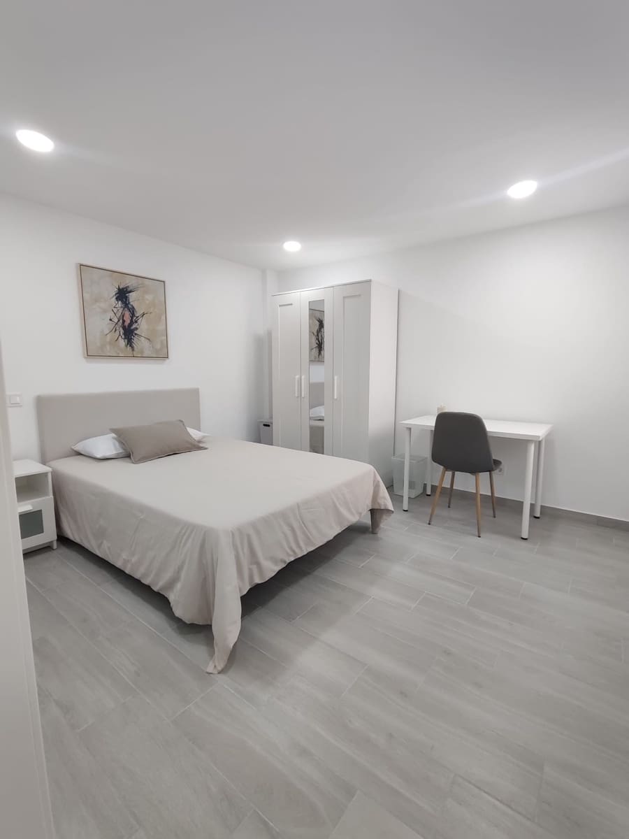 7 soveværelse Lejlighed til leje i San Cristobal de La Laguna - € 460 (Ref: 10124745)