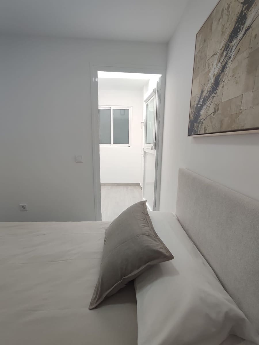 7 soveværelse Lejlighed til leje i San Cristobal de La Laguna - € 460 (Ref: 10124745)