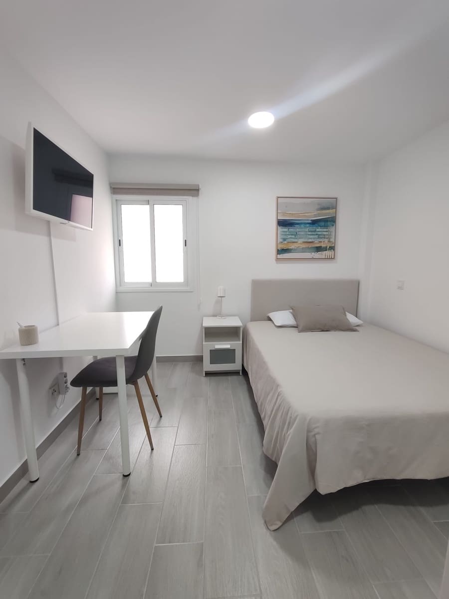 7 soveværelse Lejlighed til leje i San Cristobal de La Laguna - € 460 (Ref: 10124745)