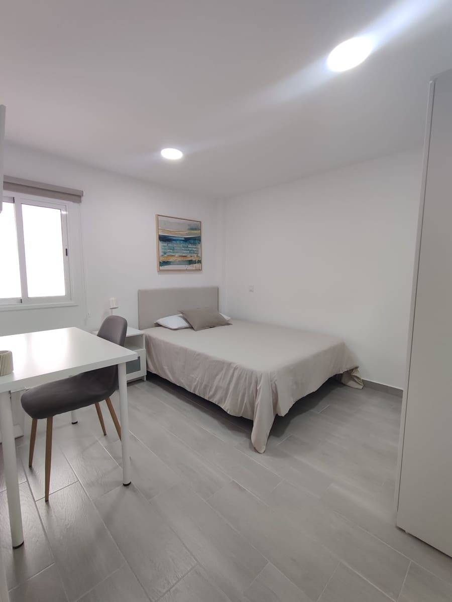 7 soveværelse Lejlighed til leje i San Cristobal de La Laguna - € 460 (Ref: 10124745)