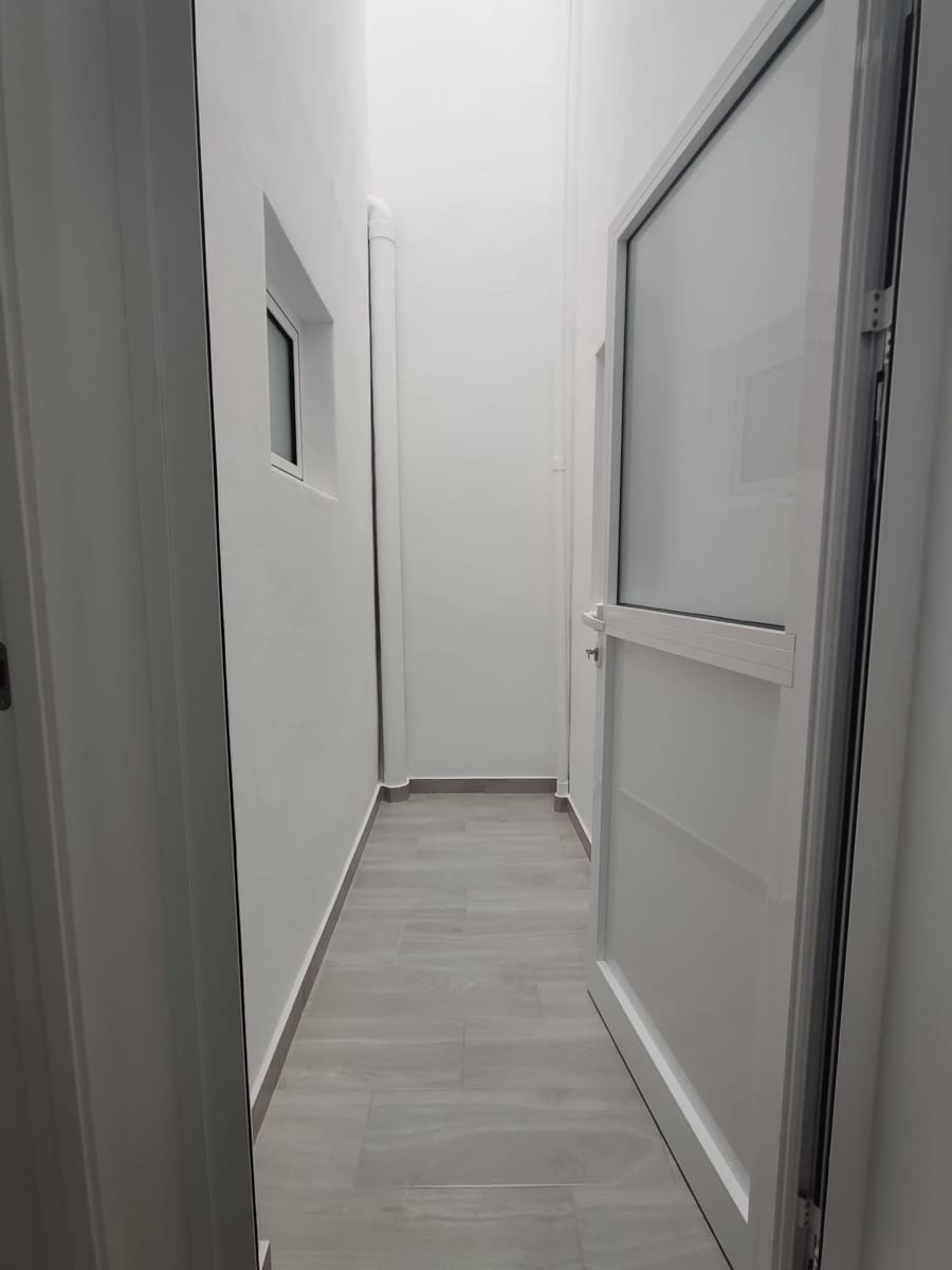 7 soveværelse Lejlighed til leje i San Cristobal de La Laguna - € 460 (Ref: 10124745)
