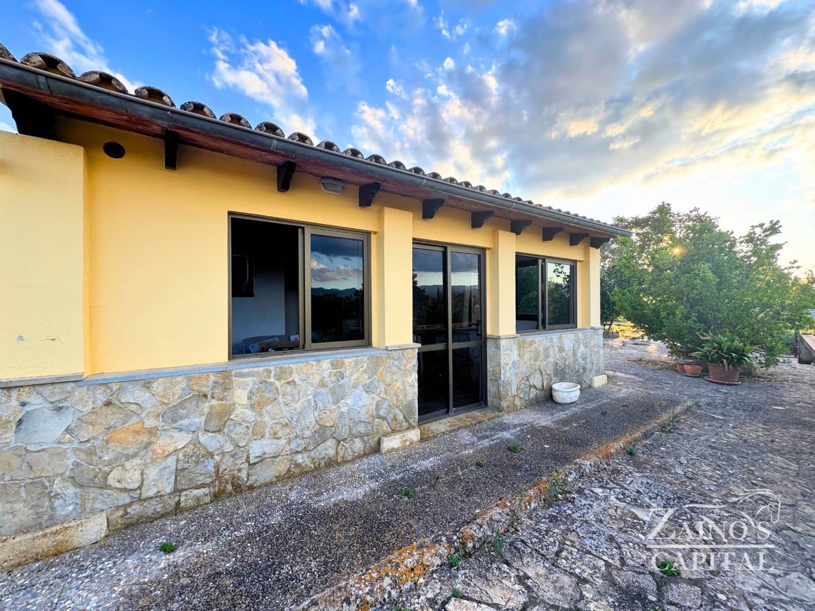 3 soveværelse Villa til salg i Palma de Mallorca med swimmingpool garage - € 649.000 (Ref: 9308716)