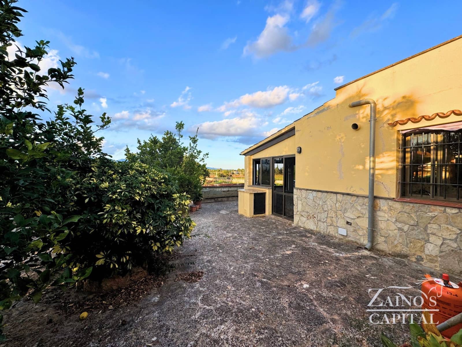 3 soveværelse Villa til salg i Palma de Mallorca med swimmingpool garage - € 649.000 (Ref: 9308716)