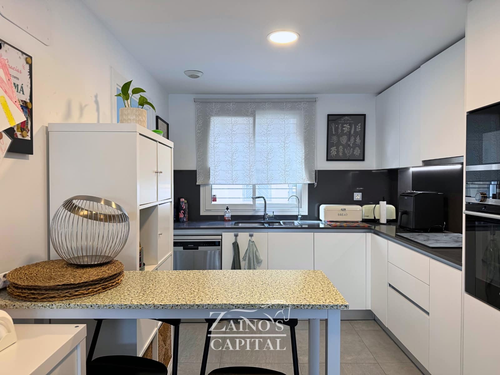 4 bedroom Townhouse for sale in Palma de Mallorca with garage - € 619,000 (Ref: 9451773)