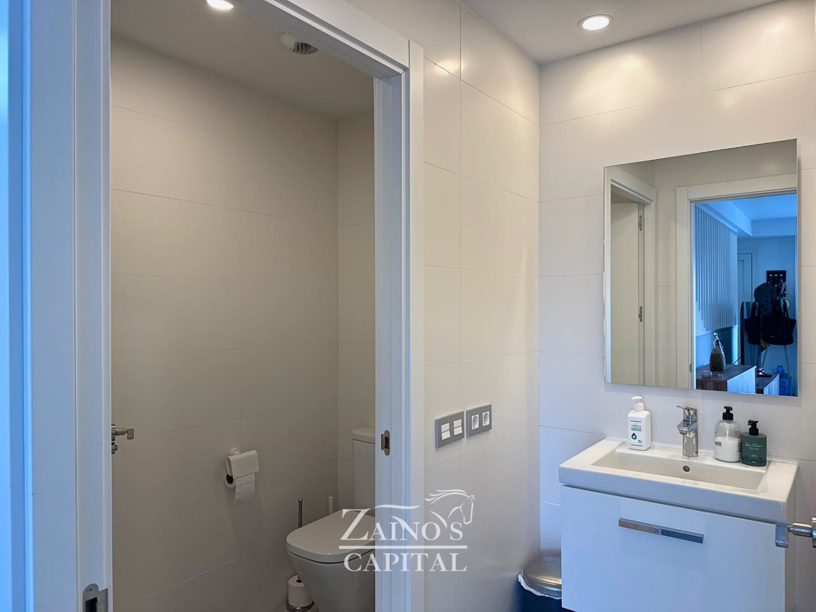 4 bedroom Townhouse for sale in Palma de Mallorca with garage - € 619,000 (Ref: 9451773)