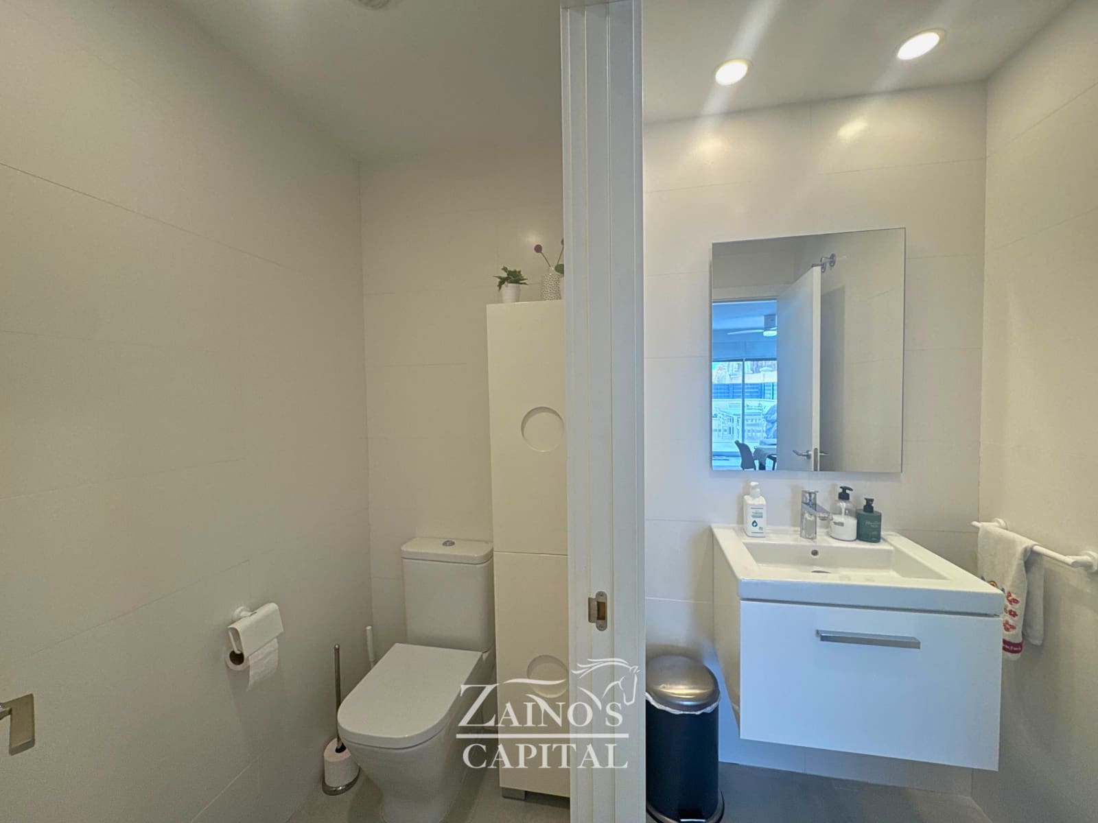 4 bedroom Townhouse for sale in Palma de Mallorca with garage - € 619,000 (Ref: 9451773)