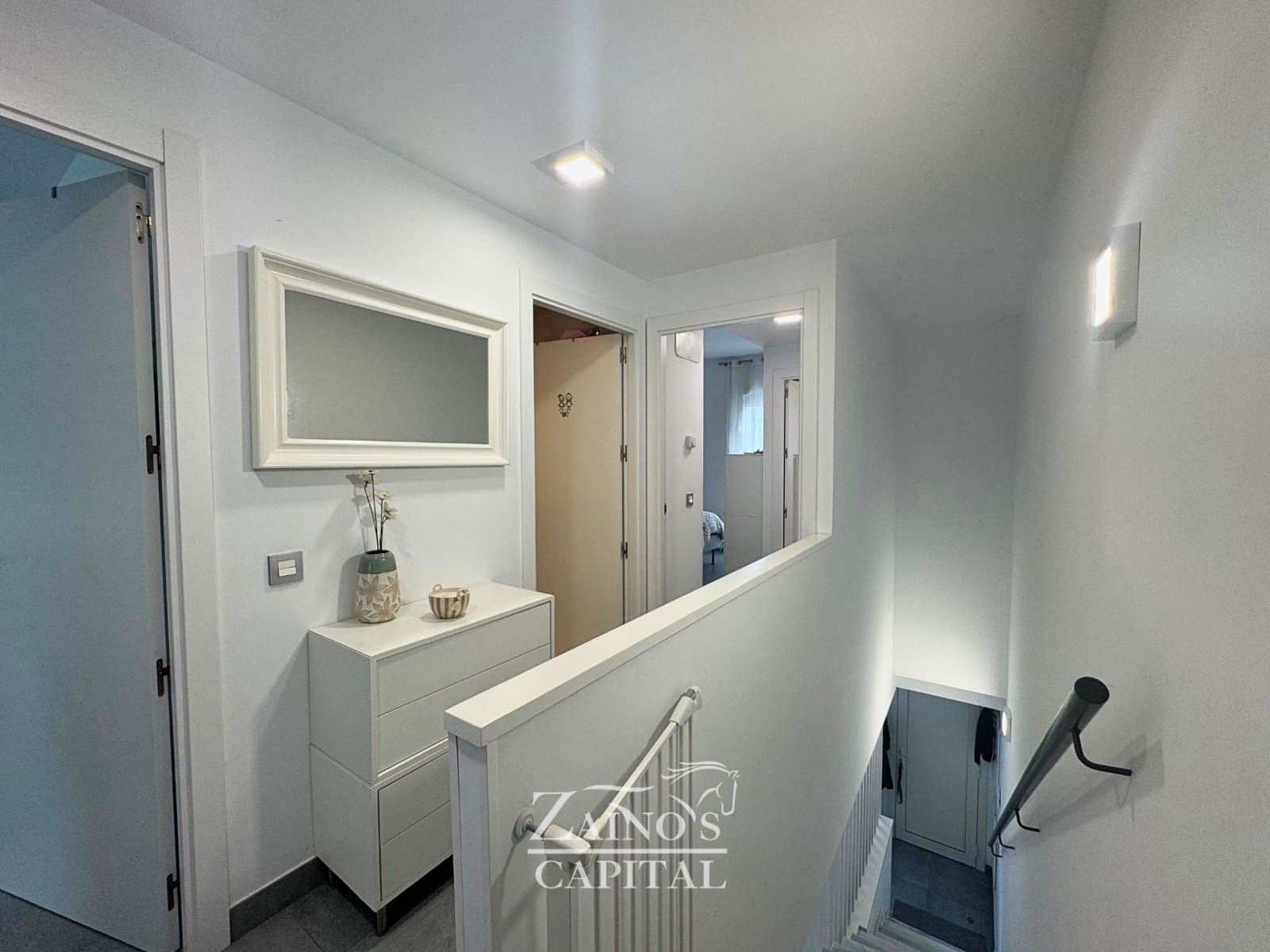 4 bedroom Townhouse for sale in Palma de Mallorca with garage - € 619,000 (Ref: 9451773)