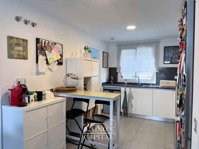 4 makuuhuone Omakotitalo myytävänä paikassa Cal Capiscol, Palma de Mallorca mukana 
autotalli - 619 000 € (Ref: 9451773)