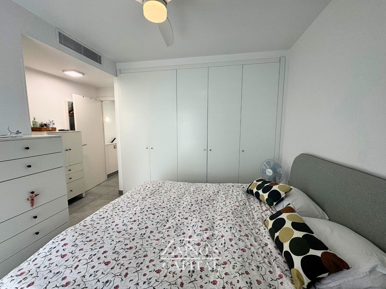 4 bedroom Townhouse for sale in Palma de Mallorca with garage - € 619,000 (Ref: 9451773)