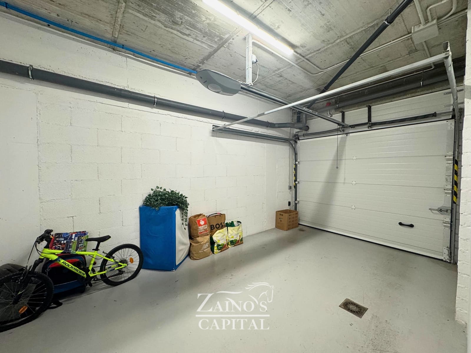 4 bedroom Townhouse for sale in Palma de Mallorca with garage - € 619,000 (Ref: 9451773)