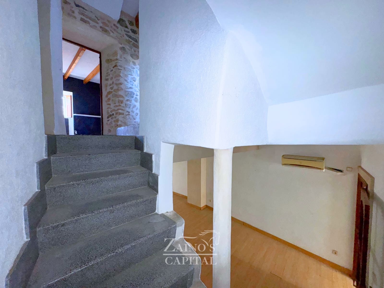 4 quarto Moradia Geminada para venda em Palma de Mallorca com garagem - 330 000 € (Ref: 9763480)