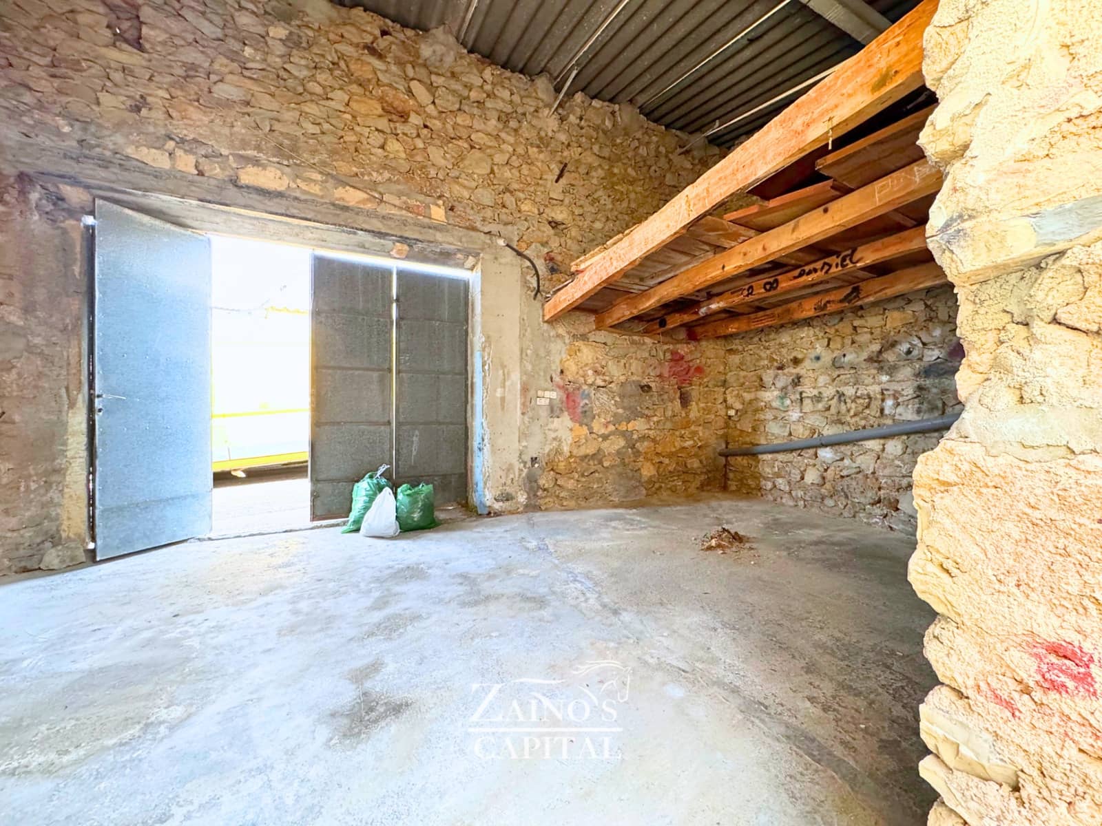 4 quarto Moradia Geminada para venda em Palma de Mallorca com garagem - 330 000 € (Ref: 9763480)