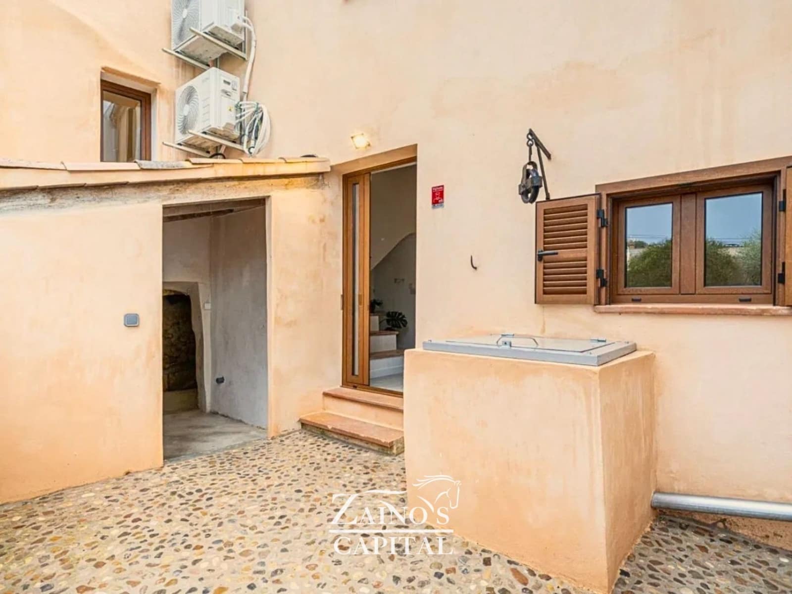 4 bedroom Villa for sale in Capdepera - € 589,000 (Ref: 9877872)