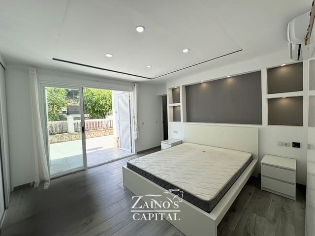 Pareado de 6 habitaciones en Calvià en venta con garaje - 770.000 € (Ref: 9889709)