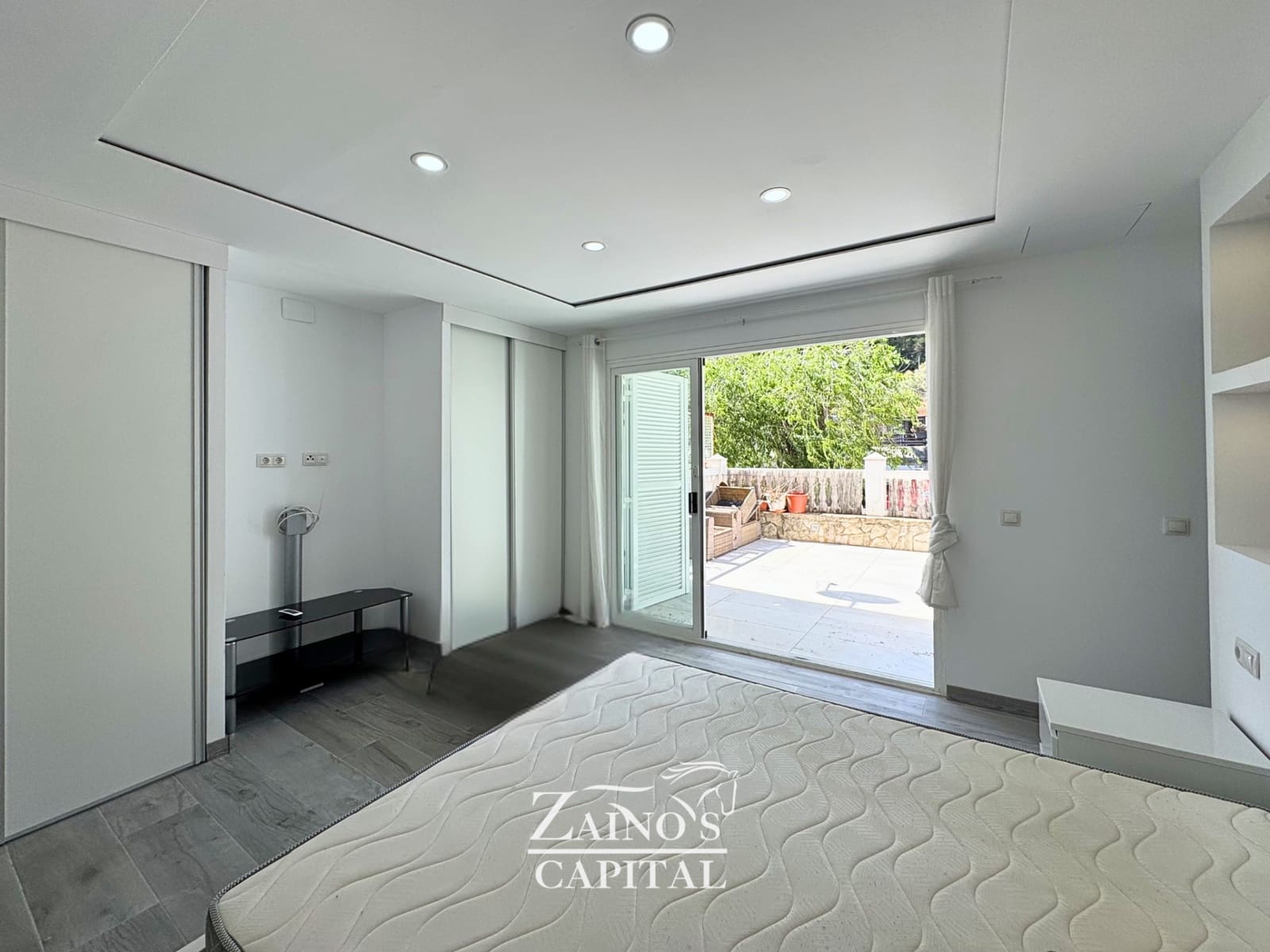 Pareado de 6 habitaciones en Calvià en venta con garaje - 770.000 € (Ref: 9889709)